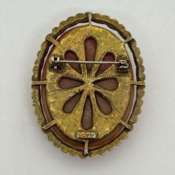 Vintage Coro Signed Cameo Brooch Two Dancing Graces Design In Resin Gold-Tone - Picture 6 of 16